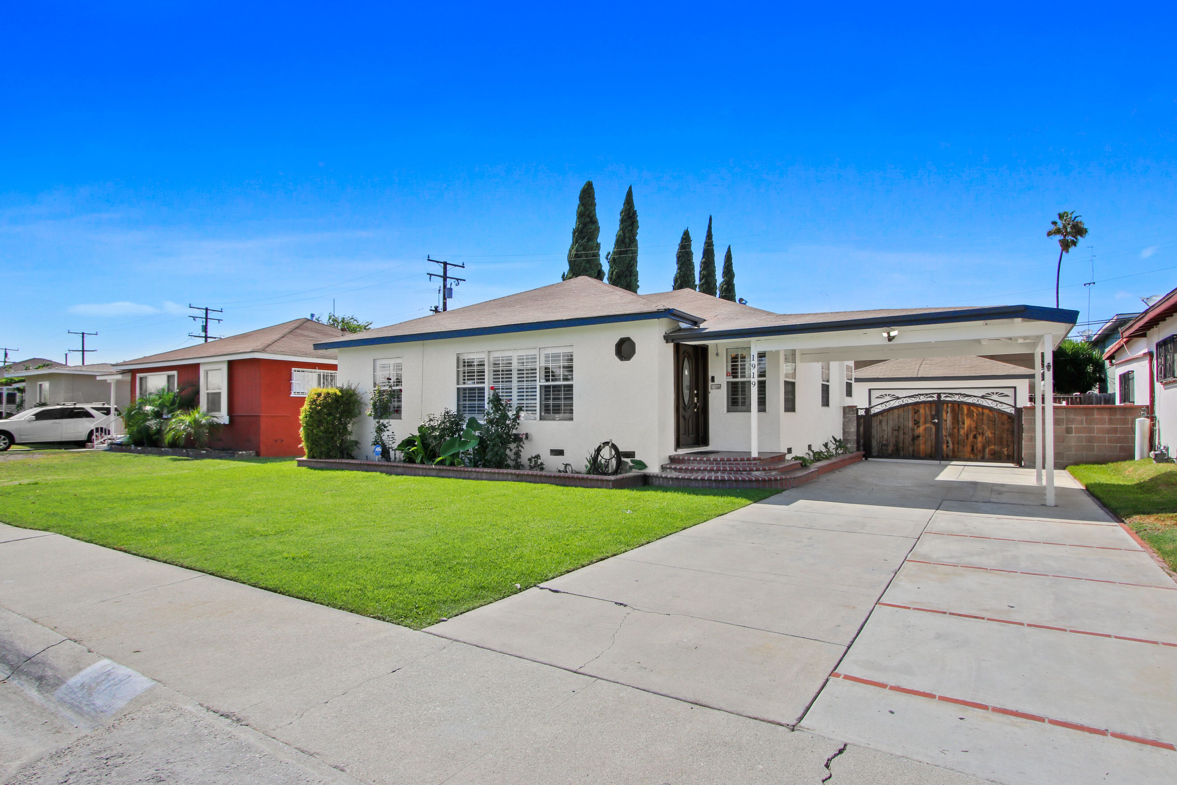 Comfortable Family size home, 20 min away from theme park!