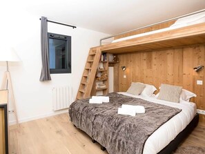 3 bedrooms, desk, iron/ironing board, WiFi - Cordée 112 - Chamonix. Mont Blanc view, heated swimming pool (Chamonix)