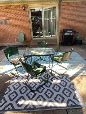 Outdoor dining - Charming East Dallas Home (Dallas)