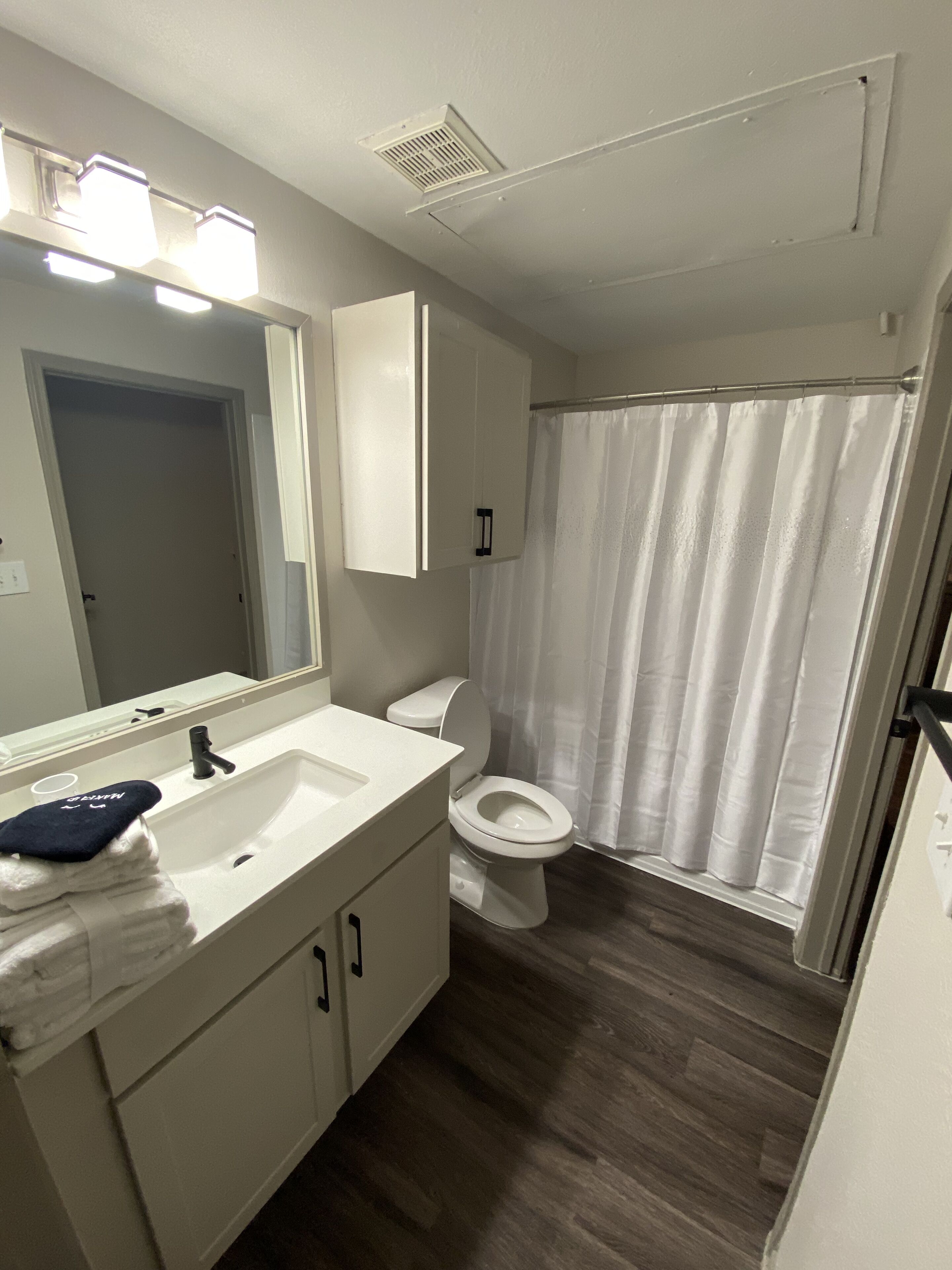 Pool Side  2-2 Rental Unit w-Pool & 24hr Gym...