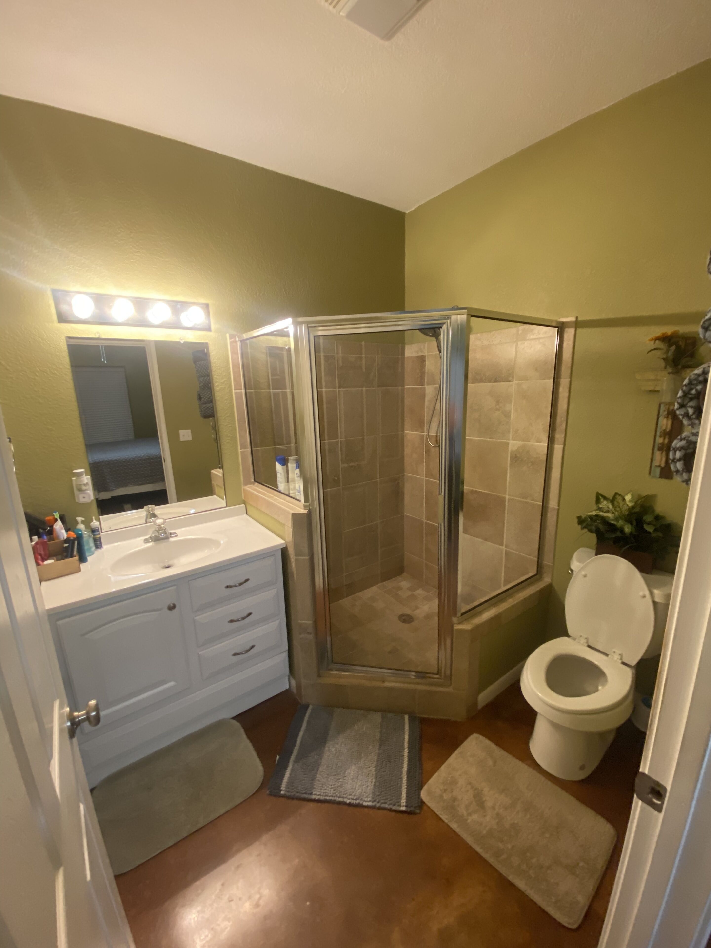 Rustic 2/2 Barndo in Quiet Area, Bring Your Boat, Family & Pets, Fenced Yard