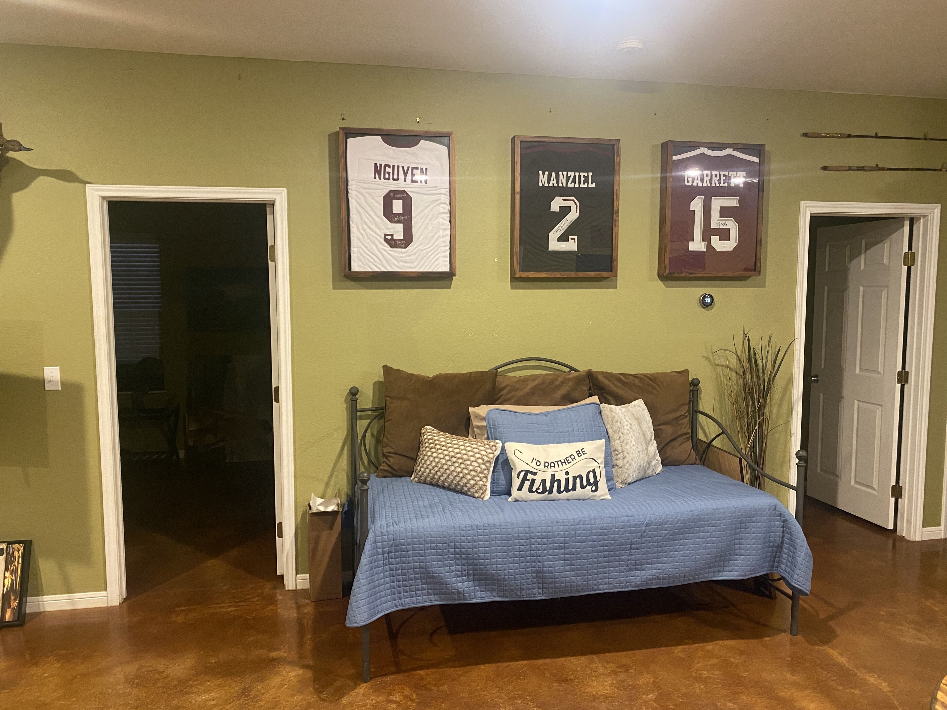 Rustic 2/2 Barndo in Quiet Area, Bring Your Boat, Family & Pets, Fenced Yard