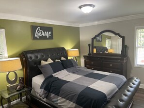 Room - Home Is Where the Heart Is (Jonesboro)