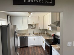 Private kitchen - Home Is Where the Heart Is (Jonesboro)