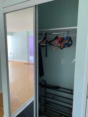 Interior - Cozy Newly renovated condo (Toronto)