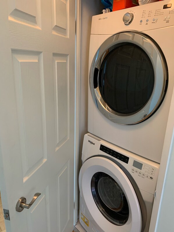 Interior - Cozy Newly renovated condo (Toronto)