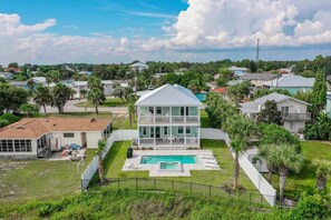 Piscina all'aperto, una piscina riscaldata