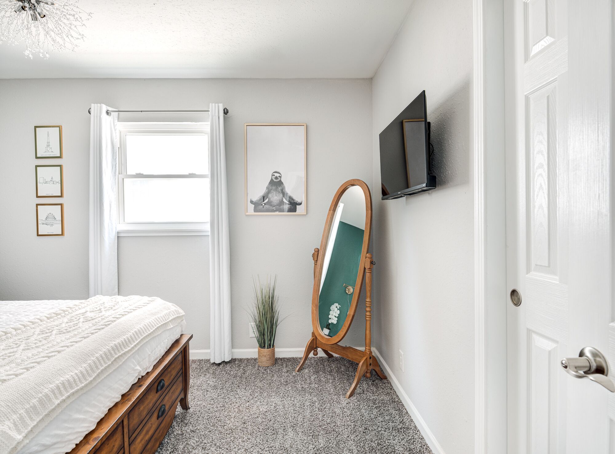 The Blue Villa !Amenities! | Pet Friendly + Fence