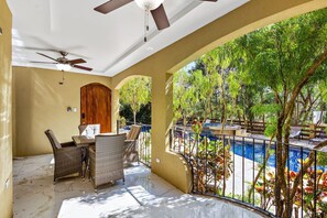 Terrace/patio - Gav10: Modern Pool Side Condo in Quiet Area of Tam (Tamarindo)