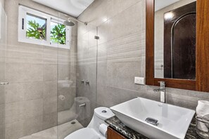 Hair dryer - Gav10: Modern Pool Side Condo in Quiet Area of Tam (Tamarindo)