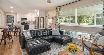 Spacious Getaway w/Fast WiFi, Chef’s Kitchen for 8+