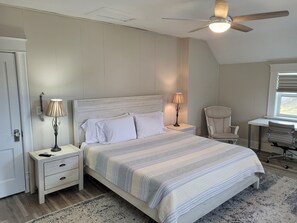 4 bedrooms, desk, iron/ironing board, free WiFi