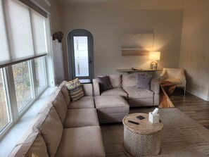 Smart TV, fireplace, offices