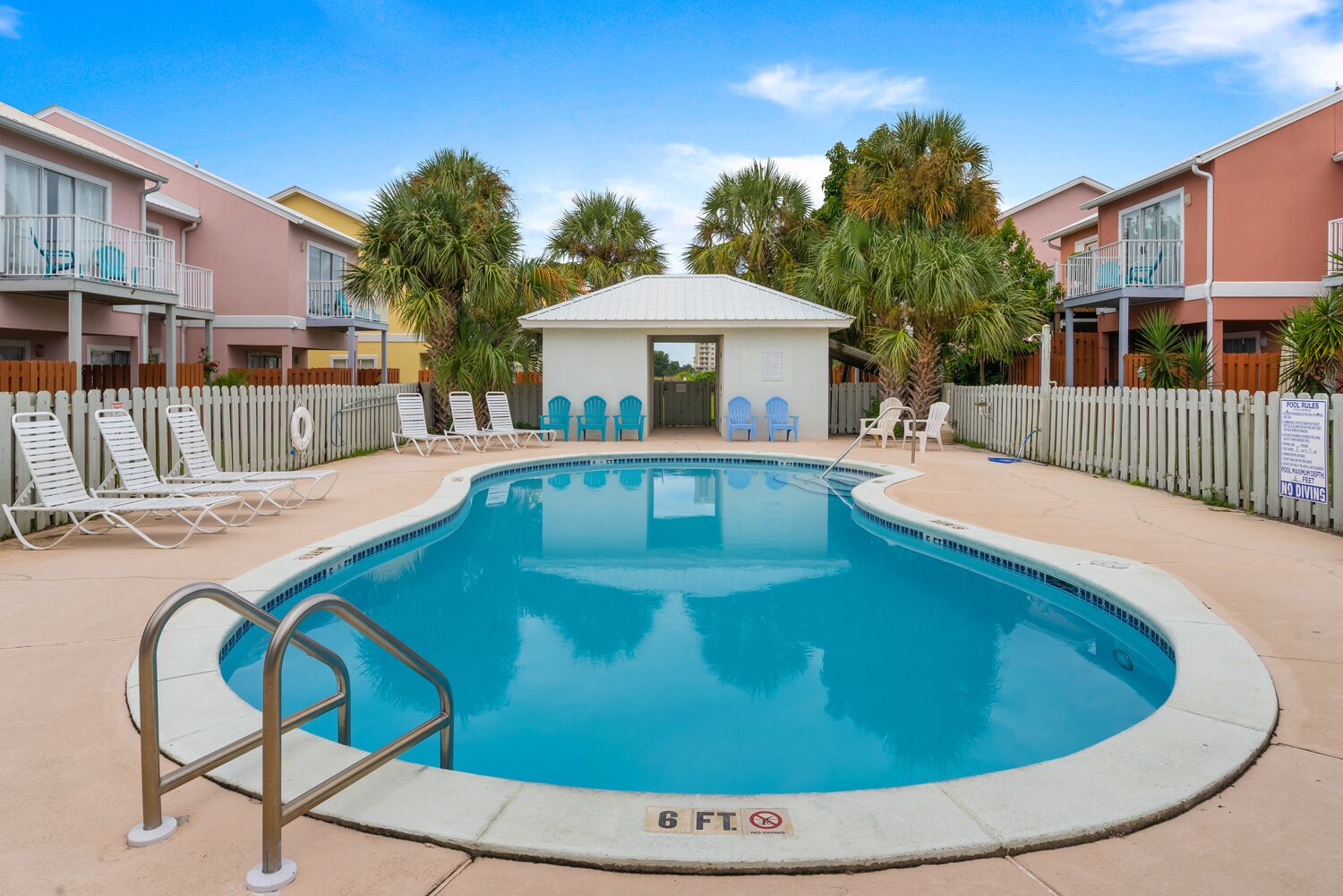 Dog-Friendly ~Swimming Pool ~Close To Beach ~Shopping