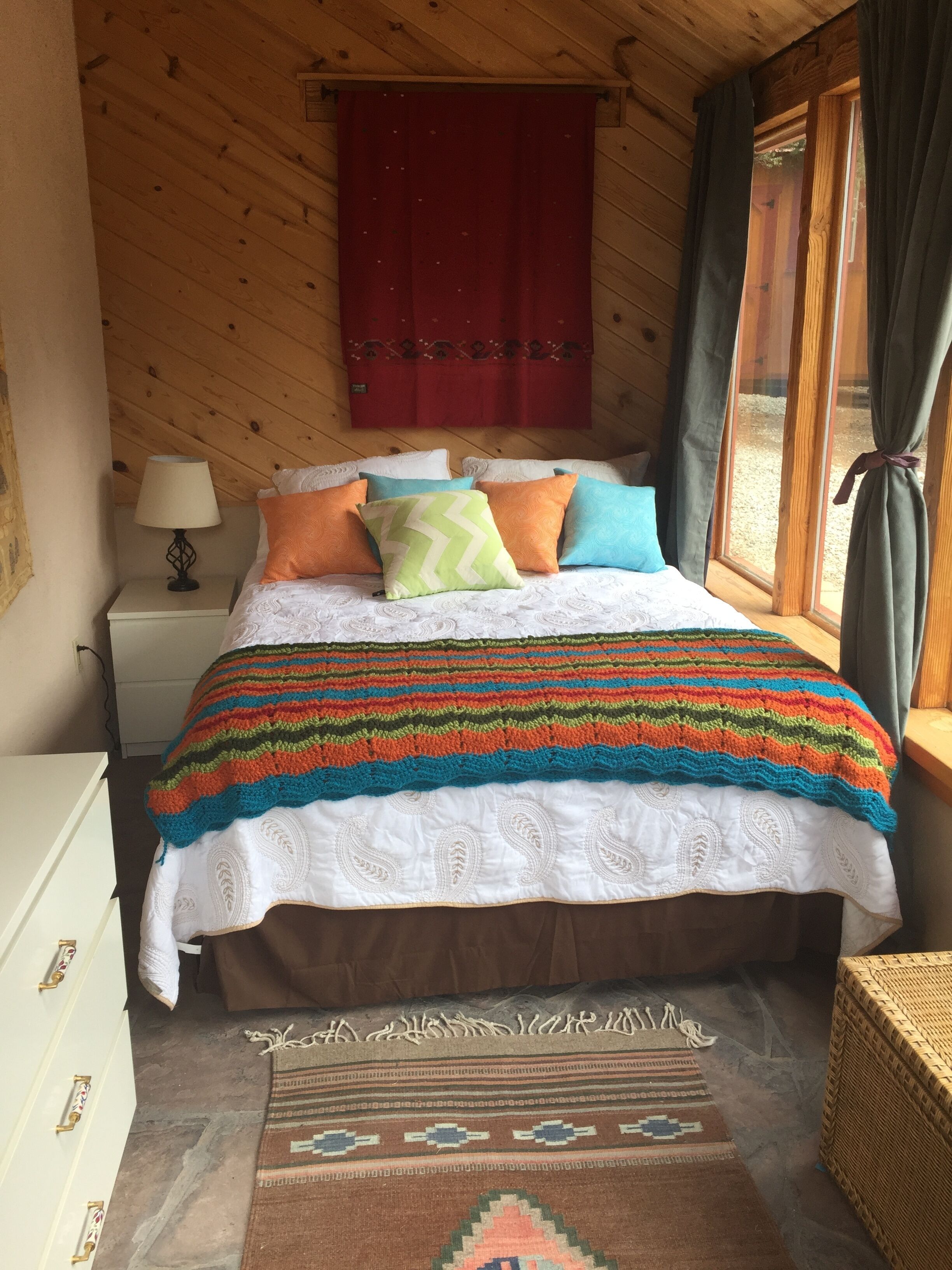 Quiet Mountain Retreat in the woods.  2.5 acres only 20 minutes to skiing!