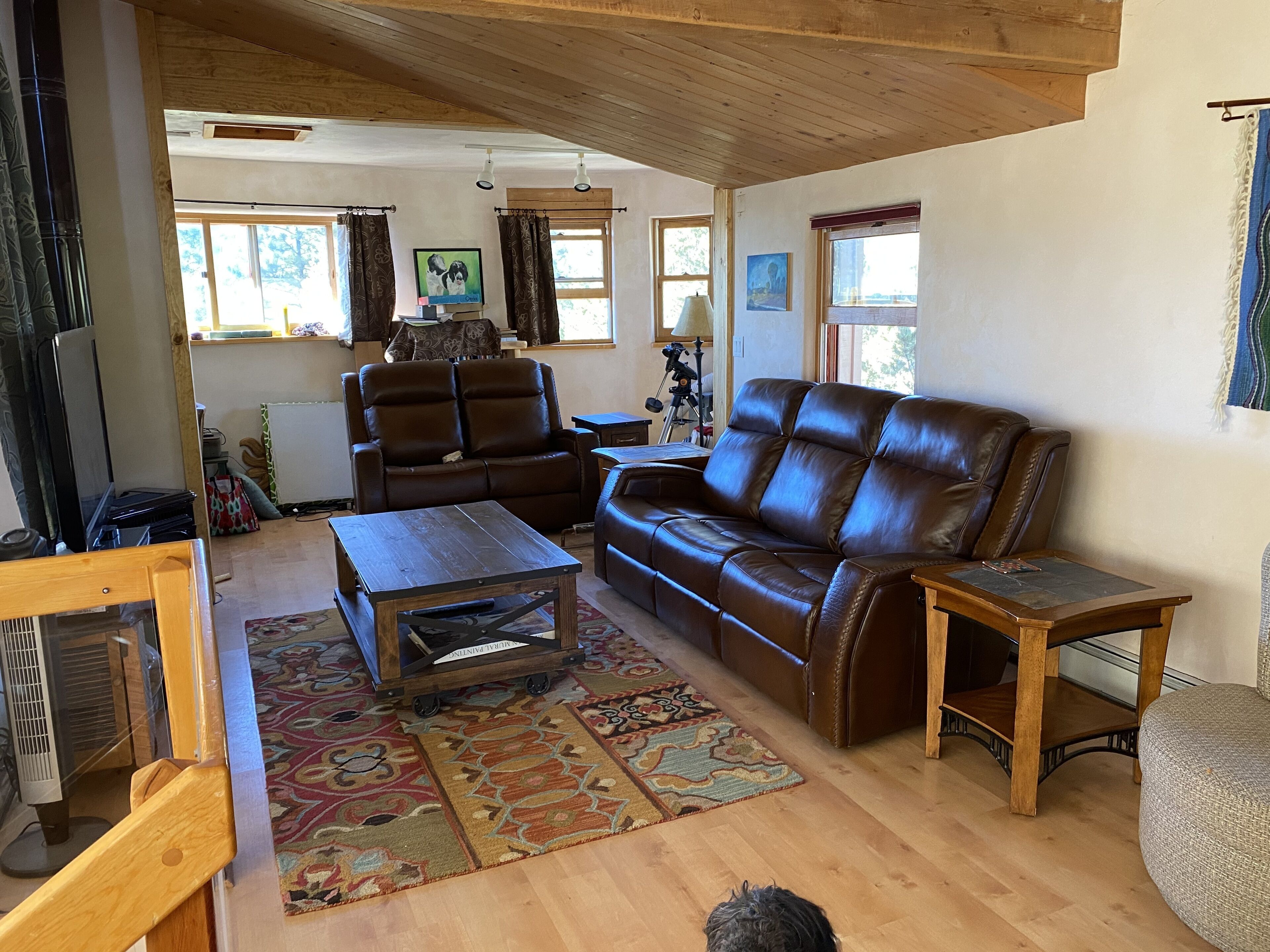 Quiet Mountain Retreat in the woods.  2.5 acres only 20 minutes to skiing!