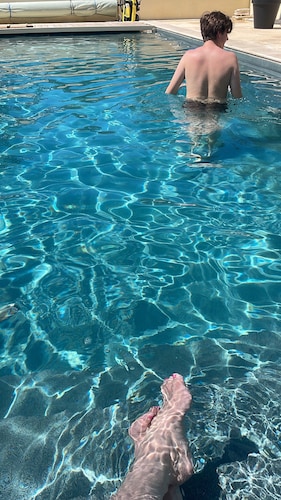 Le Pigeonnier, private heated swimming pool, green setting, fiberglassed accommodation