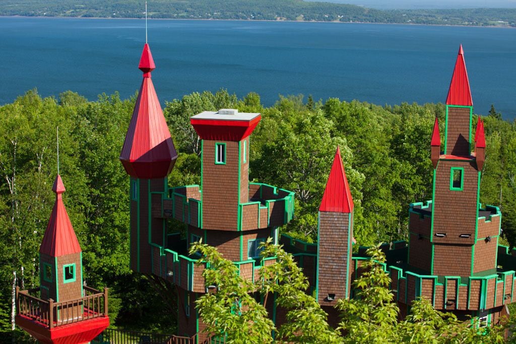 Habitación clásica | Ropa de cama de alta calidad y decoración individual