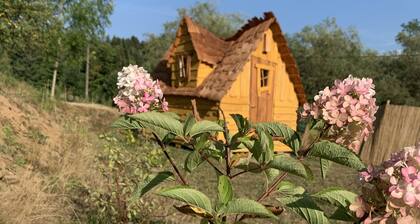 Au Bonheur Comtois unusual cabin with swimming pool