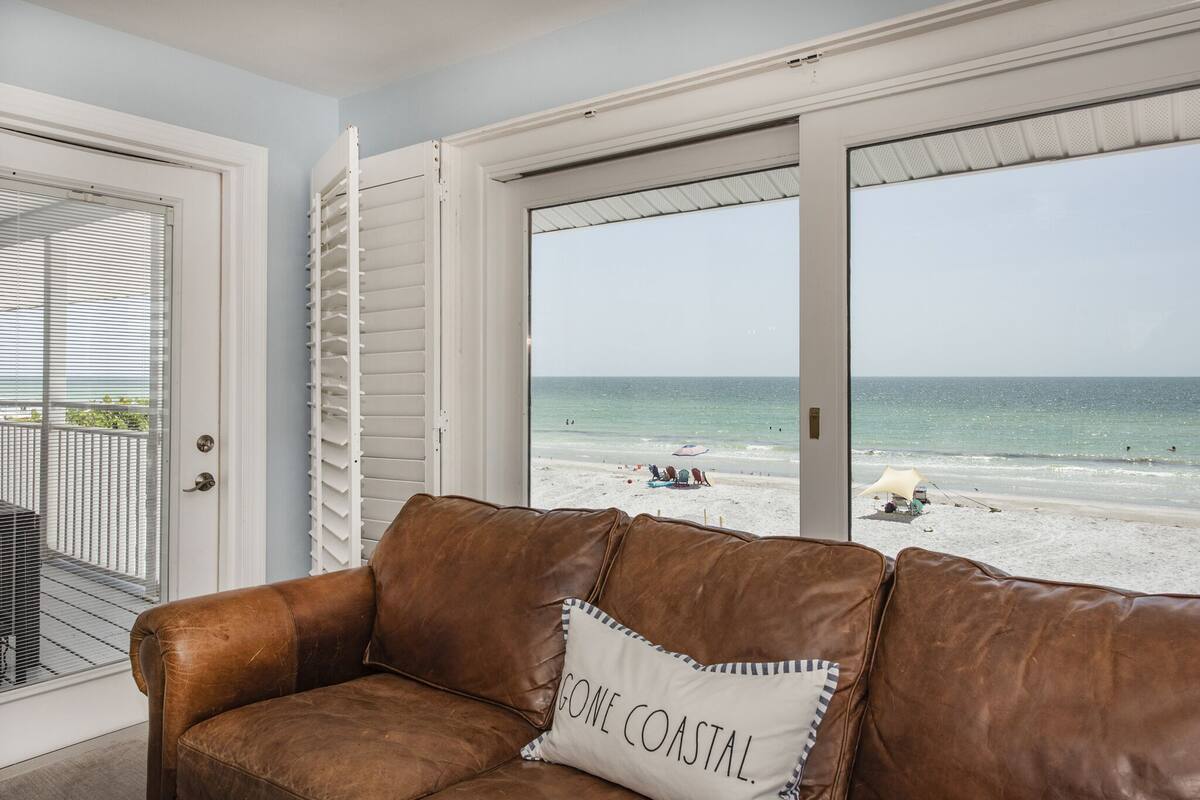 Kondominium Eksekutif, 4 kamar tidur, balkon, pemandangan samudra | Setrika/meja setrika, Wi-Fi gratis, dan didekorasi berbeda-beda