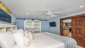 Condo executivo, 4 quartos, sacada, vista para o oceano | 4 quartos, individualmente decorados, individualmente mobiliados