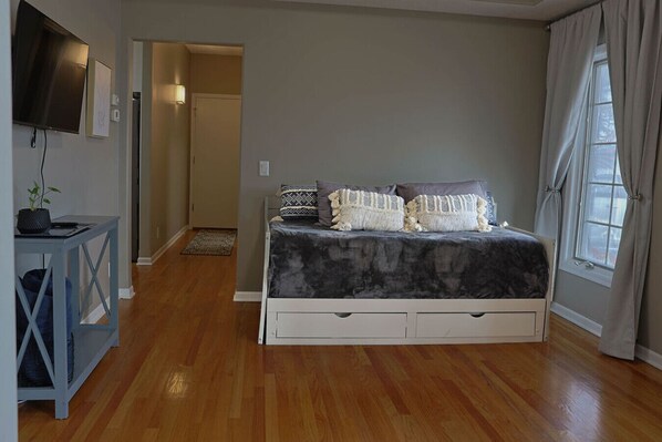 4 bedrooms, iron/ironing board, travel cot, free WiFi