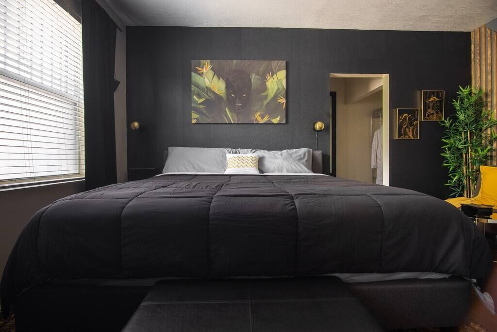 Sexy Studio centrally located w/parking & wi-fi