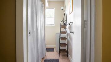 熨斗/熨衣板、免费 WiFi、床单