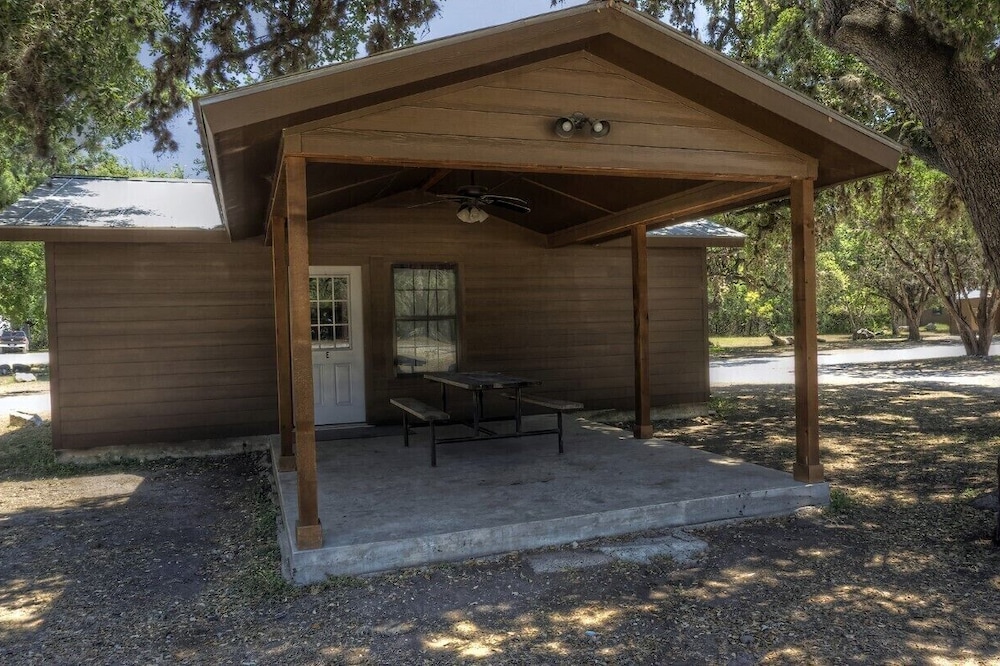 Zubers - CA -E Cabin E