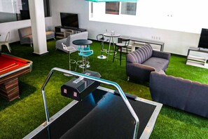 50-inch Smart TV with digital channels, TV - Hotel Urban (San Pedro Cholula)