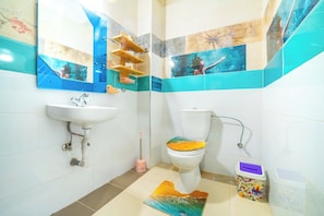 Ensemble douche/baignoire, serviettes fournies