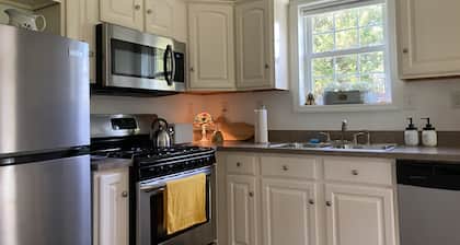 Charming Cottage in Private Lake Community (Pet-Friendly!)