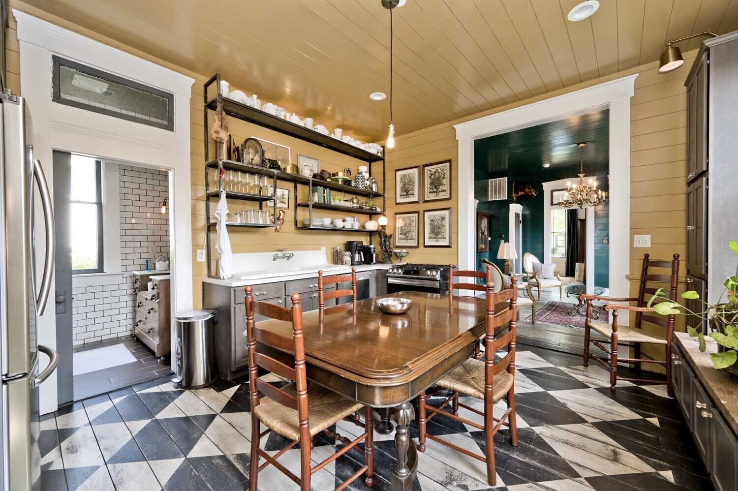 Chateau Noir- Cozy Home- 1.3 Miles from Lucas Oil Stadium