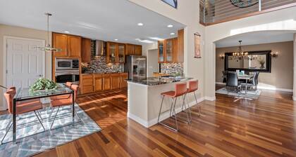 Aurora Manor with Breathtaking Views