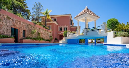 8 Bedroom Luxury Villa, Private Pool. Breathtaking views