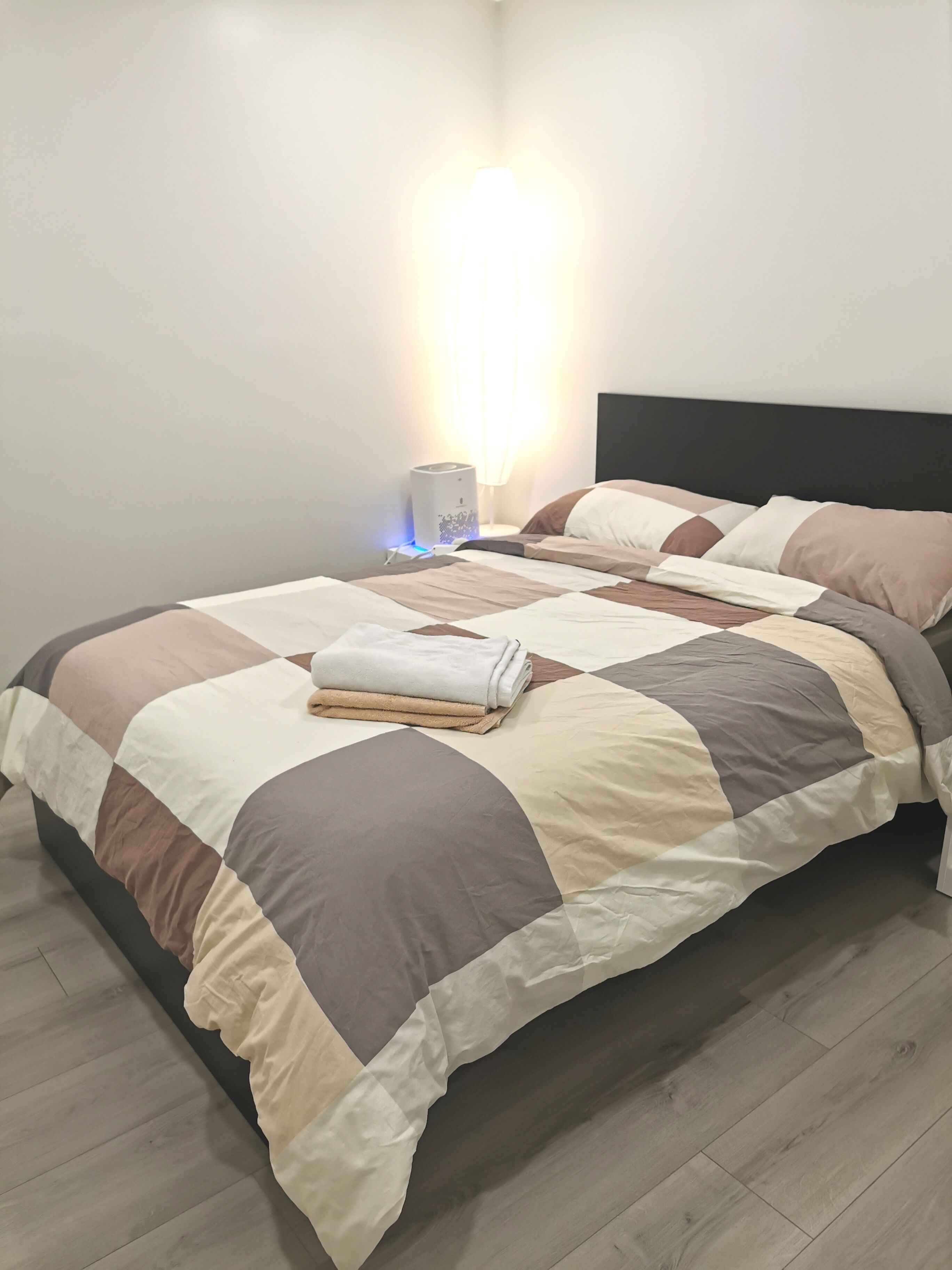 Perfect location comfort lower level 2 bedroom unit