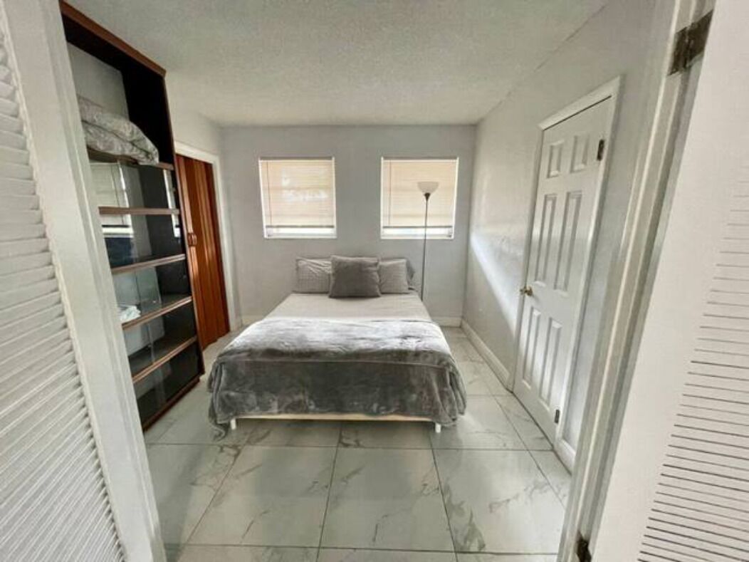 Cozy small department in a big house in broward Fl