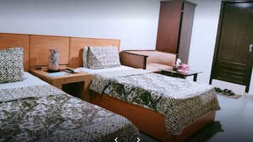 Kahden hengen deluxe-huone | Silitysrauta/-lauta, ilmainen Wi-Fi, vuodevaatteet