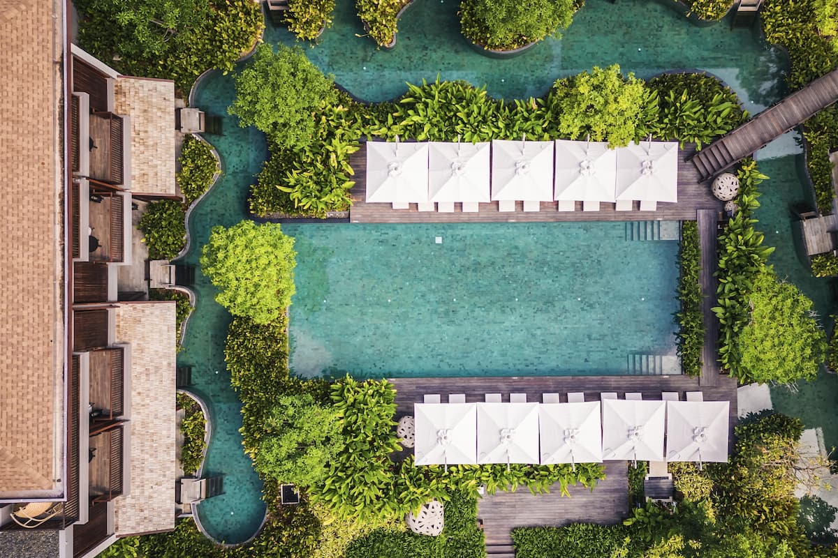 3 outdoor pools, pool umbrellas, sun loungers