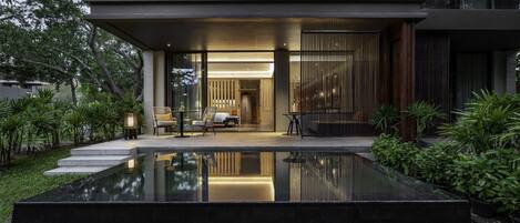 Suite, 1 King-Bett (Private Pool) | 1 Schlafzimmer, hochwertige Bettwaren, Minibar, Zimmersafe