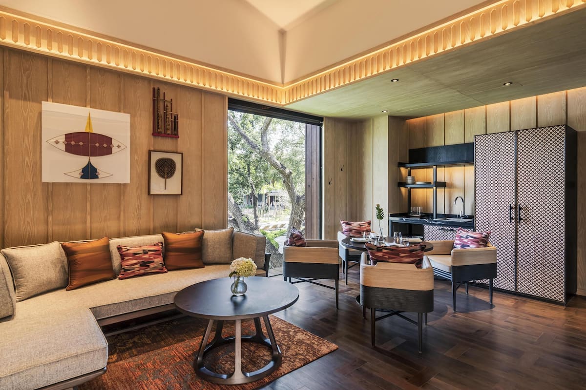 1 bedroom, premium bedding, minibar, in-room safe