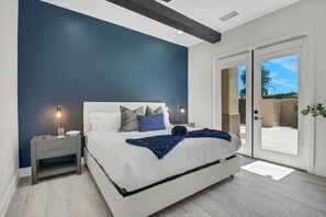 7 bedrooms, iron/ironing board, WiFi, bed sheets - Empire State 7br, Golf, Waterslide, GameRM (Indio)