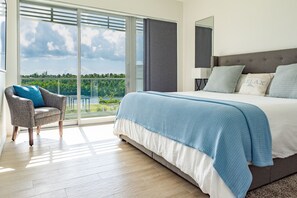 3 soverom, safe på rommet, skrivebord og strykejern/-brett