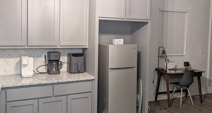 5 Star Historic Home - 2BR/3rd Loft - 3mi to Casino