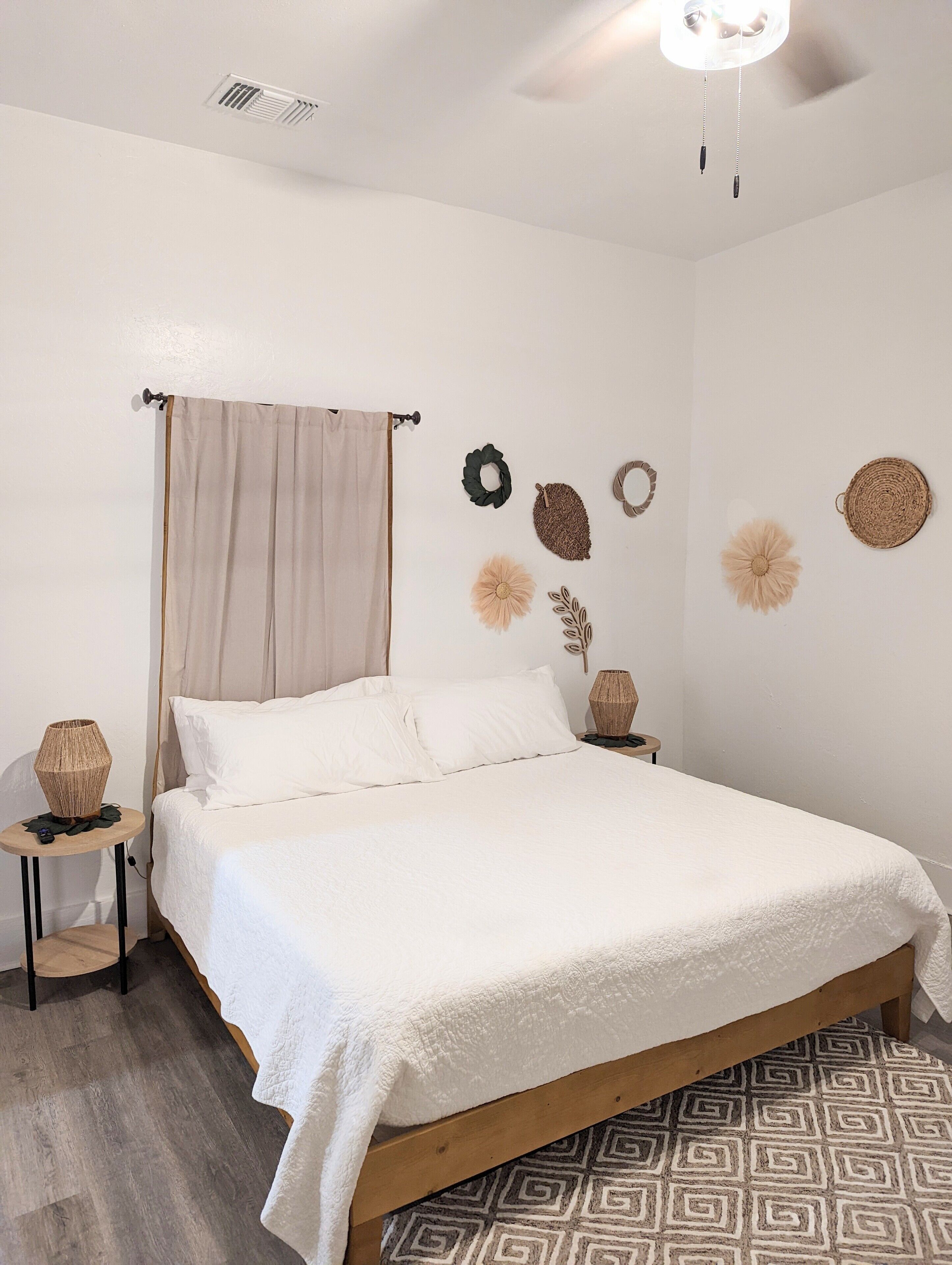 3 室のベッドルーム、デスク、アイロン / アイロン台、WiFi (無料)