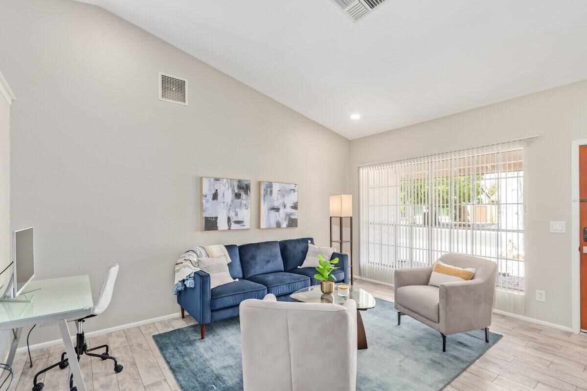 This house is a 3 bedroom(s), 2 bathrooms, located in Chandler, AZ.