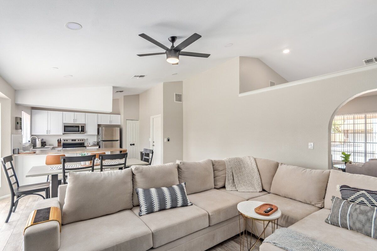 This house is a 3 bedroom(s), 2 bathrooms, located in Chandler, AZ.