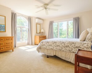 4 bedrooms, WiFi, bed sheets