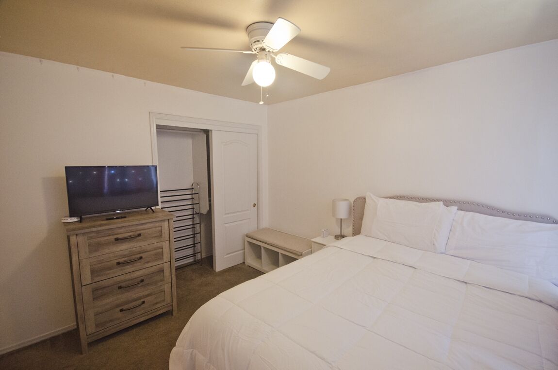 2 habitaciones, tabla de planchar con plancha y wifi gratis 