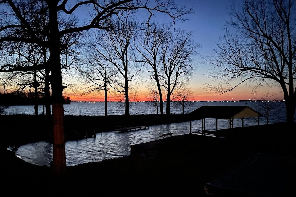 Peaceful Lakehouse with Amazing Grand Lake Views